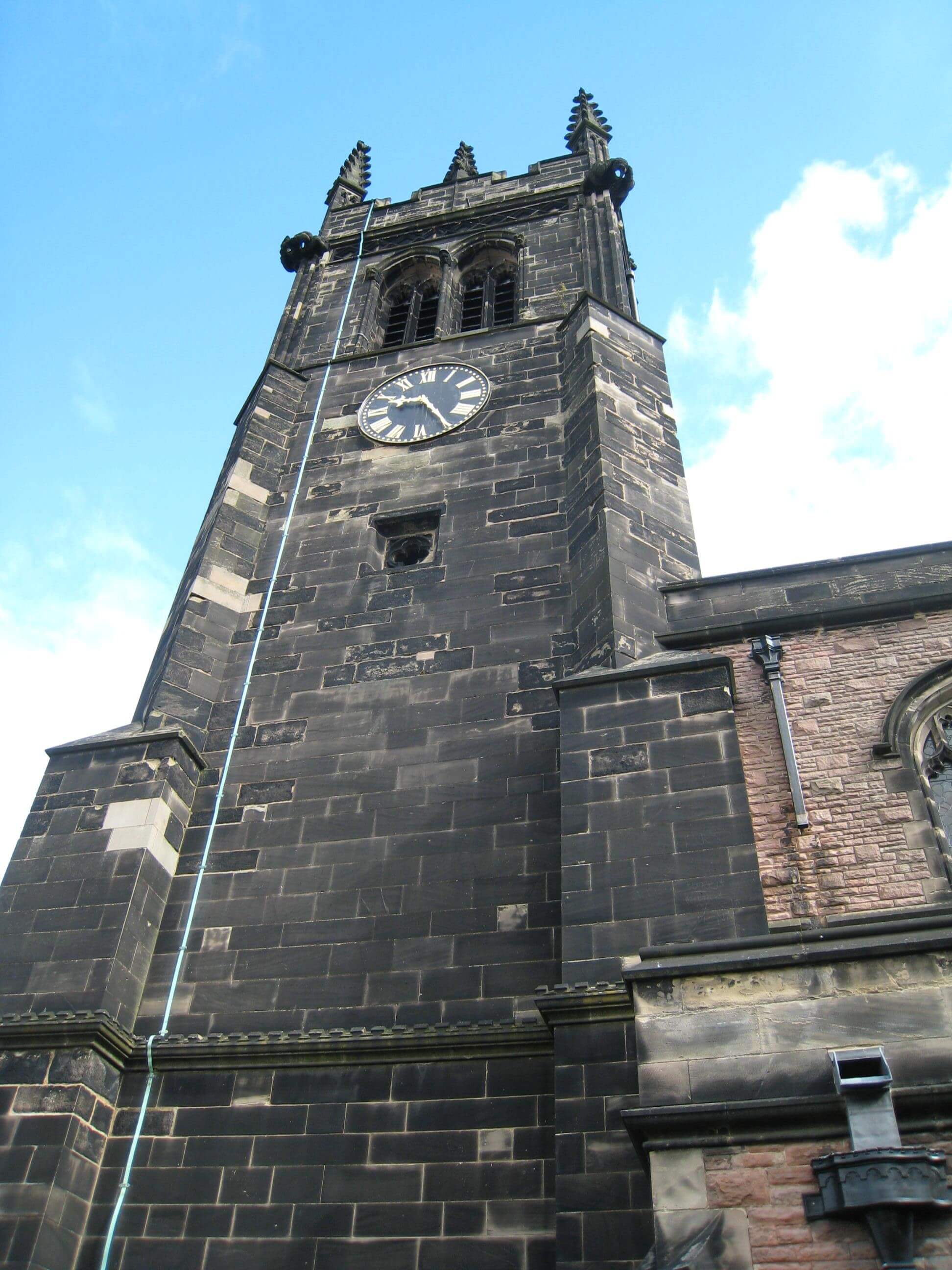 Tower with lightning conductor